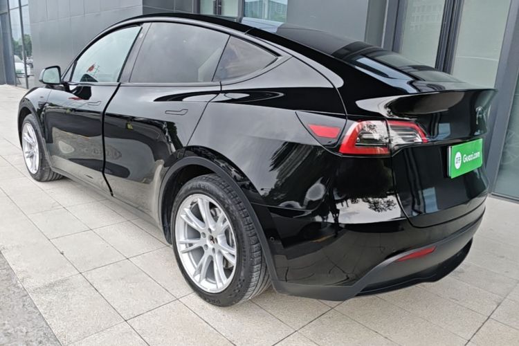 Tesla Model Y 2023 #5 Tesla Model Y 2023 car image #5