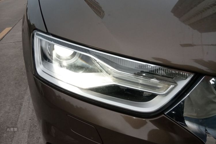 Audi Q3 2018 car image #8