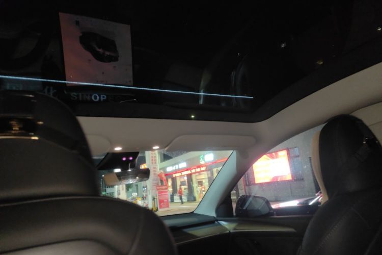 Tesla Model Y 2022 car image #16