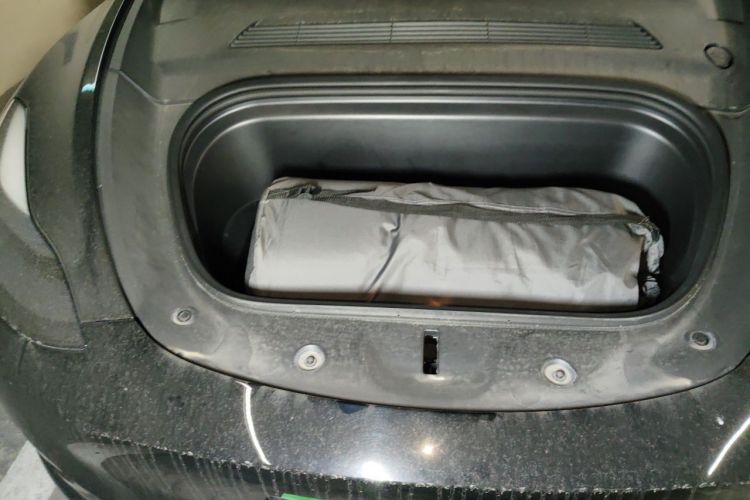Tesla Model Y 2023 immagine di auto #24