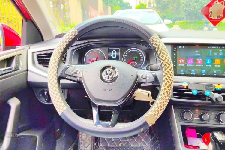 Volkswagen Polo 2020 car image #12