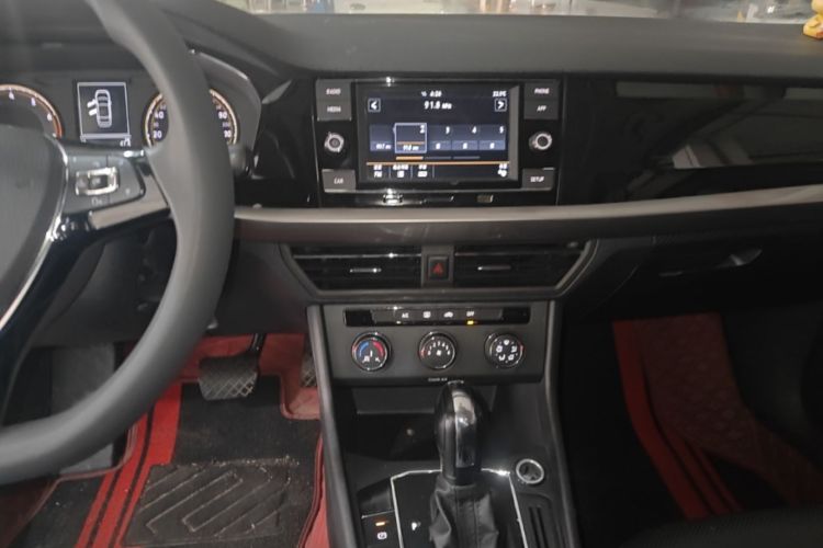 Volkswagen Lavida 2018 car image #13