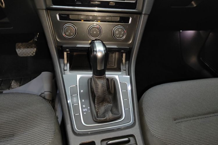 Volkswagen Golf 2018 #14 Volkswagen Golf 2018 car image #14