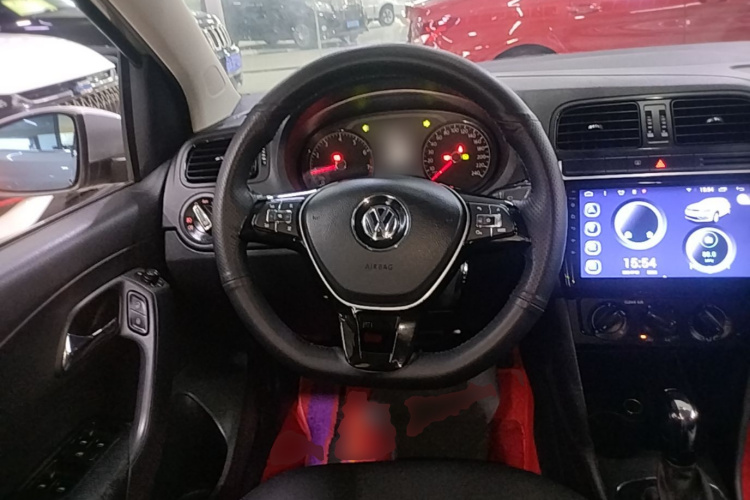 Volkswagen Polo 2016 car image #11