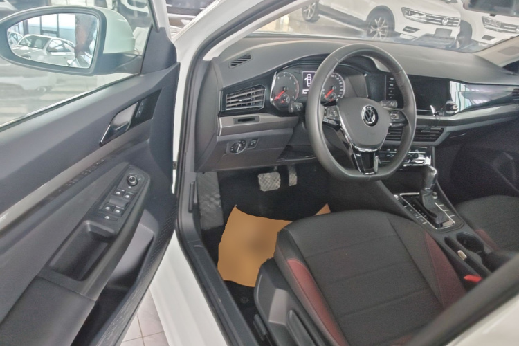 Volkswagen Bora 2021 car image #16