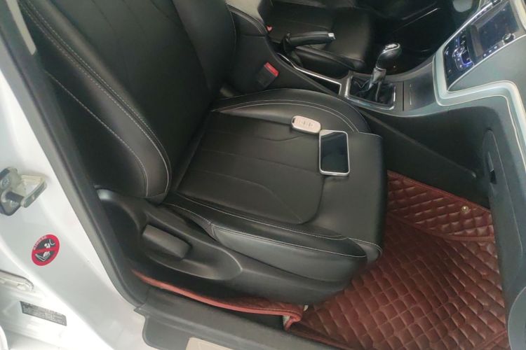 GEELY Emgrand 2016 #25 GEELY Emgrand 2016 car image #25