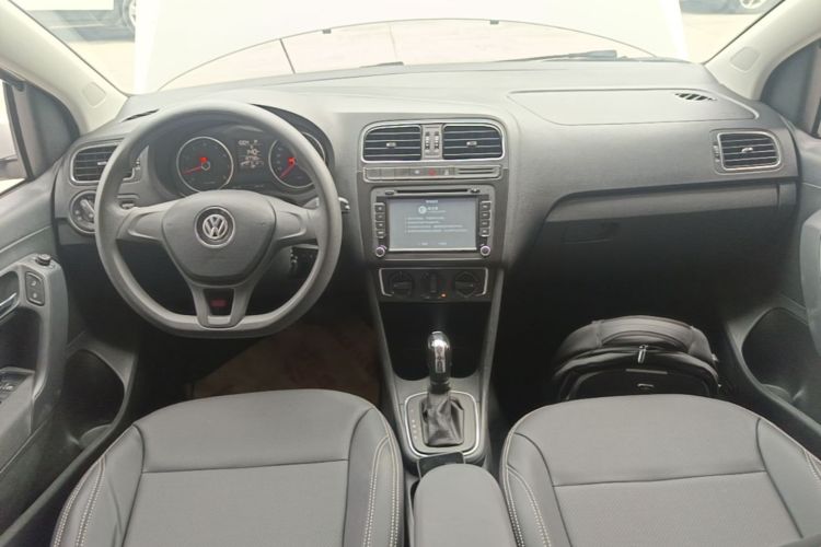 Volkswagen Polo 2016 car image #10