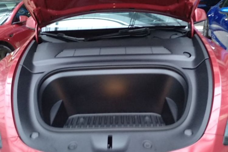 Tesla Model Y 2024 #20 Tesla Model Y 2024 car image #20