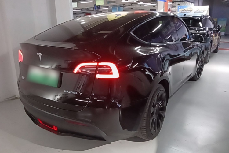 Tesla Model Y 2022 car image #5