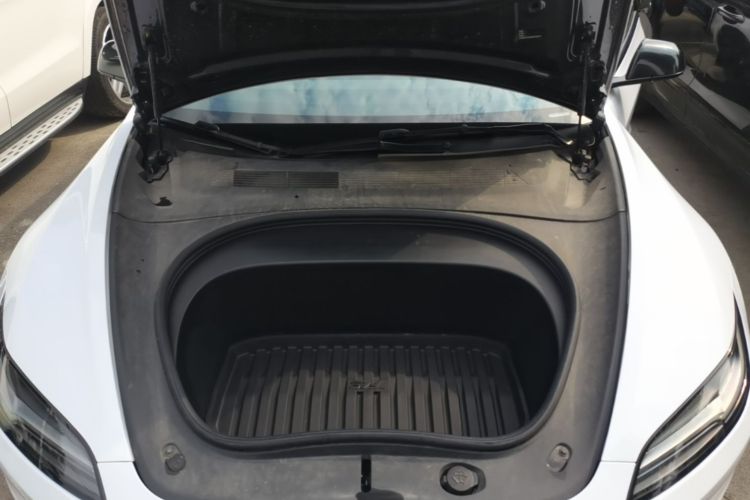 Tesla Model 3 2025 car image #20