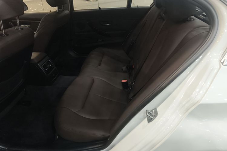 BMW 3 Series 2019 #17 BMW 3 Series 2019 car image #17