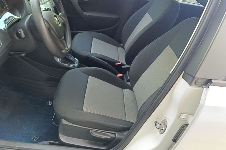 Volkswagen Polo 2018 car image #15
