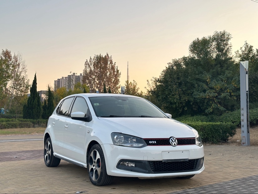 Volkswagen Polo 2015 #3 Volkswagen Polo 2015 car image #3