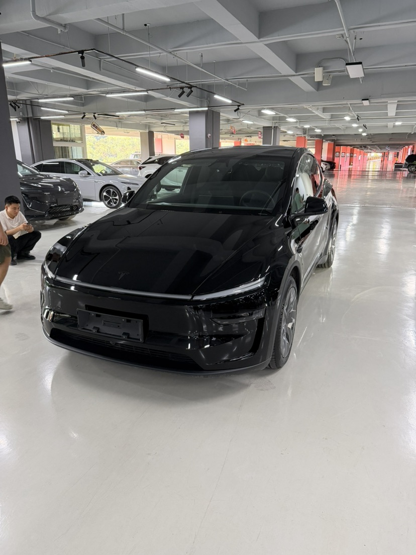 Tesla Model Y L 2026 car image 