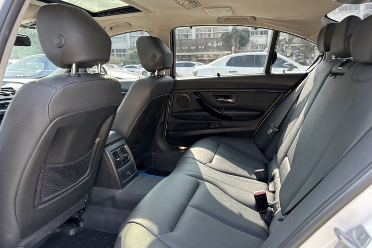 BMW 3 Series 2016 car image #13