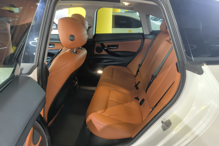 BMW 3 Series GT 2019 car image #13