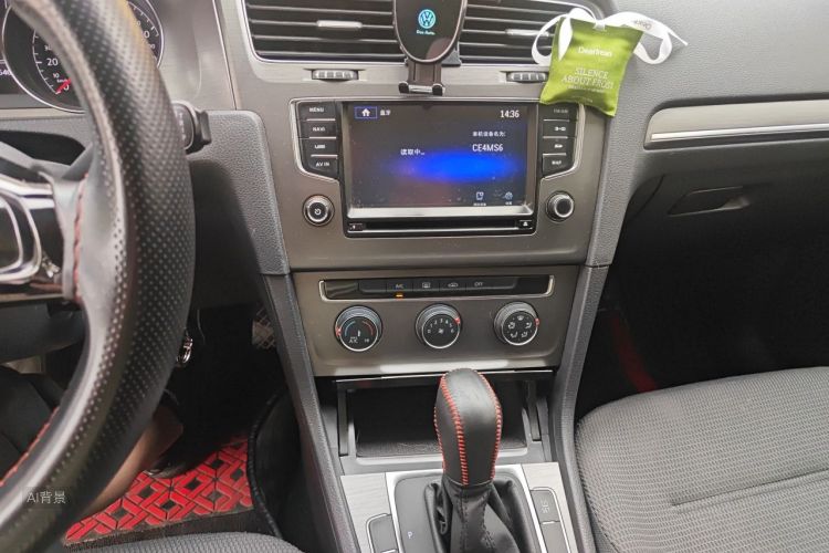 Volkswagen Golf 2015 car image #15