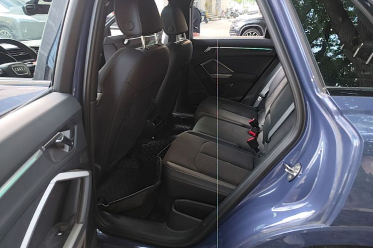 Audi Q3 2022 car image #17
