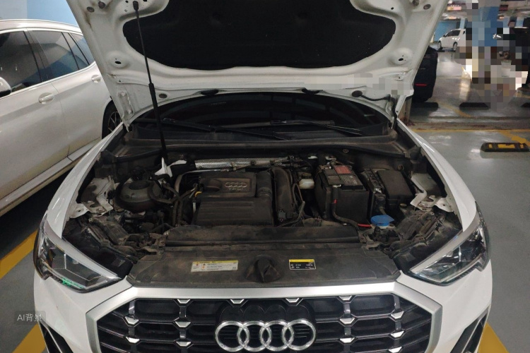 Audi Q3 2019 car image #22
