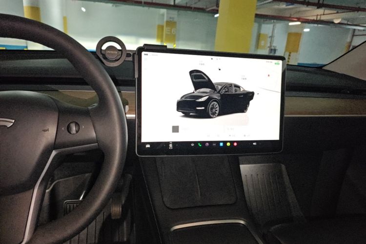 Tesla Model Y 2022 car image #13