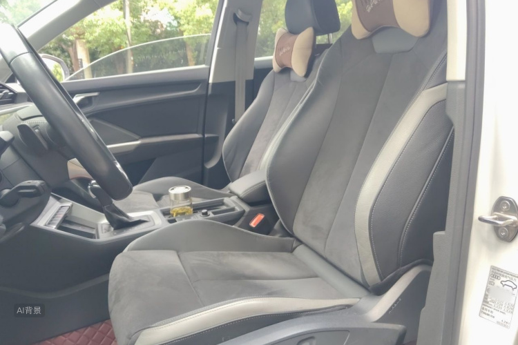Audi Q3 2022 car image #17
