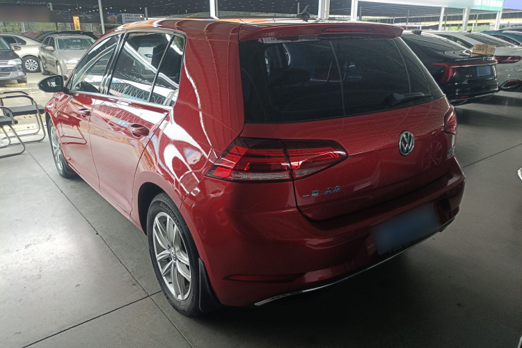 Volkswagen Golf 2019 car image #5