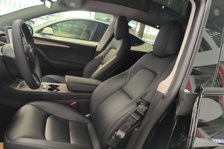 Tesla Model Y 2022 #19 Tesla Model Y 2022 car image #19