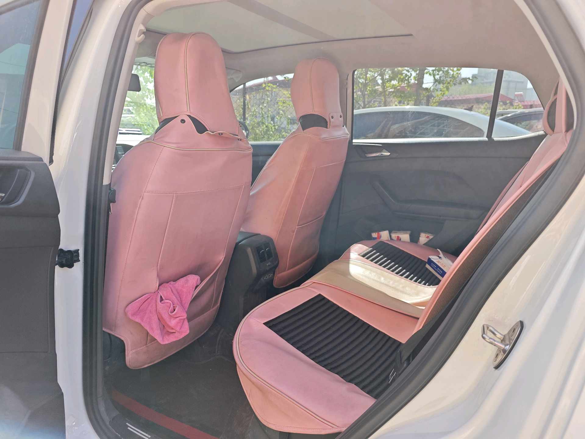 Volkswagen T-Cross 2020 car image #7