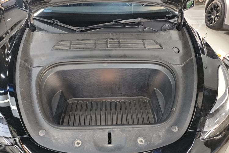 Tesla Model Y 2023 #20 Tesla Model Y 2023 car image #20