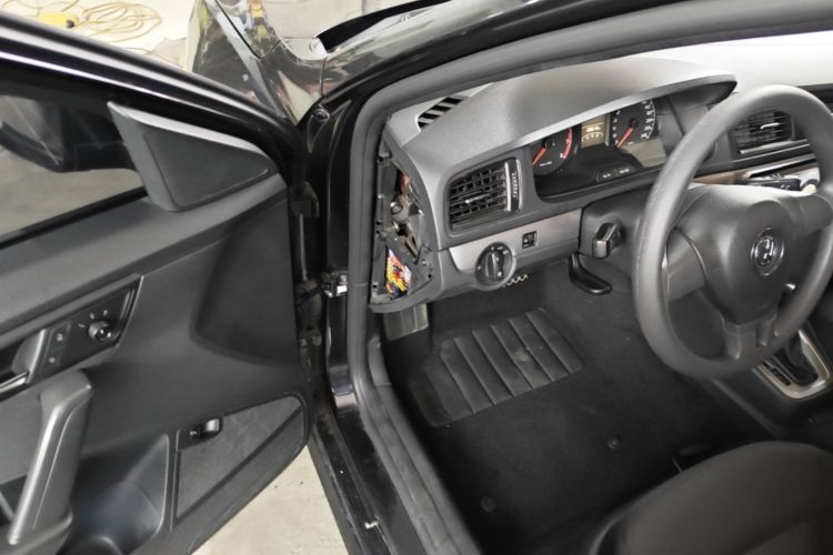 Volkswagen Lavida 2017 car image #16