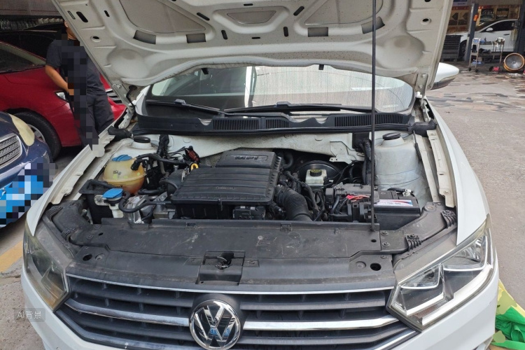Volkswagen Bora 2016 car image #22