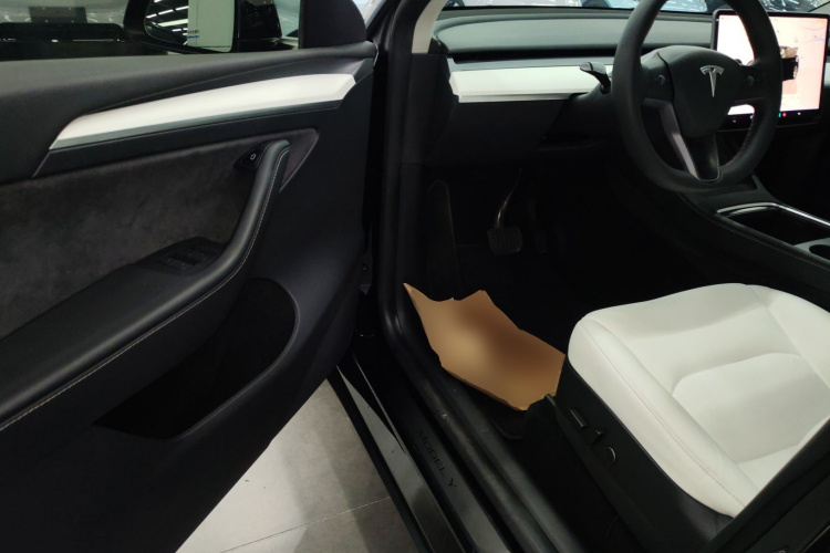 Tesla Model Y 2022 #16 Tesla Model Y 2022 car image #16