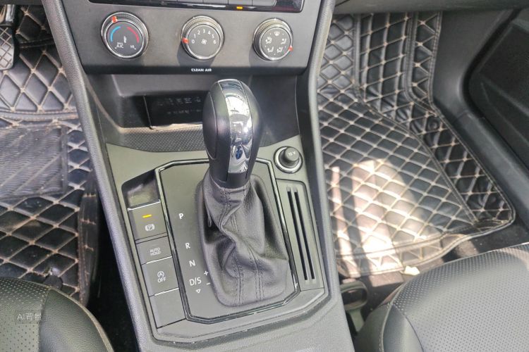 Volkswagen Lavida 2020 car image #16