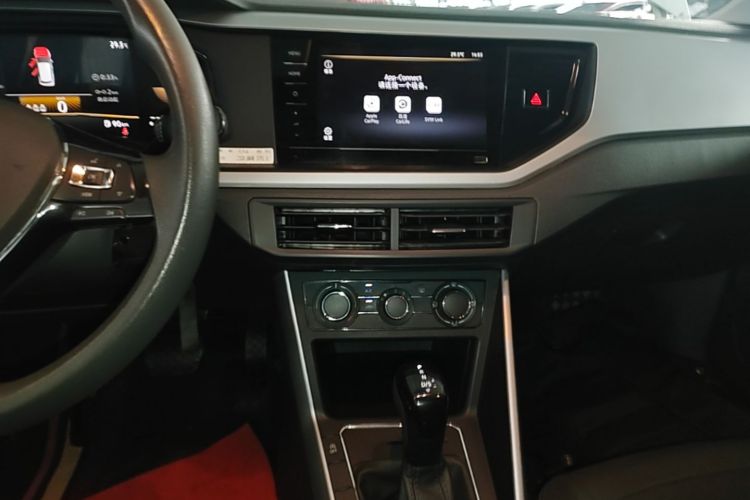 Volkswagen Polo 2023 car image #13
