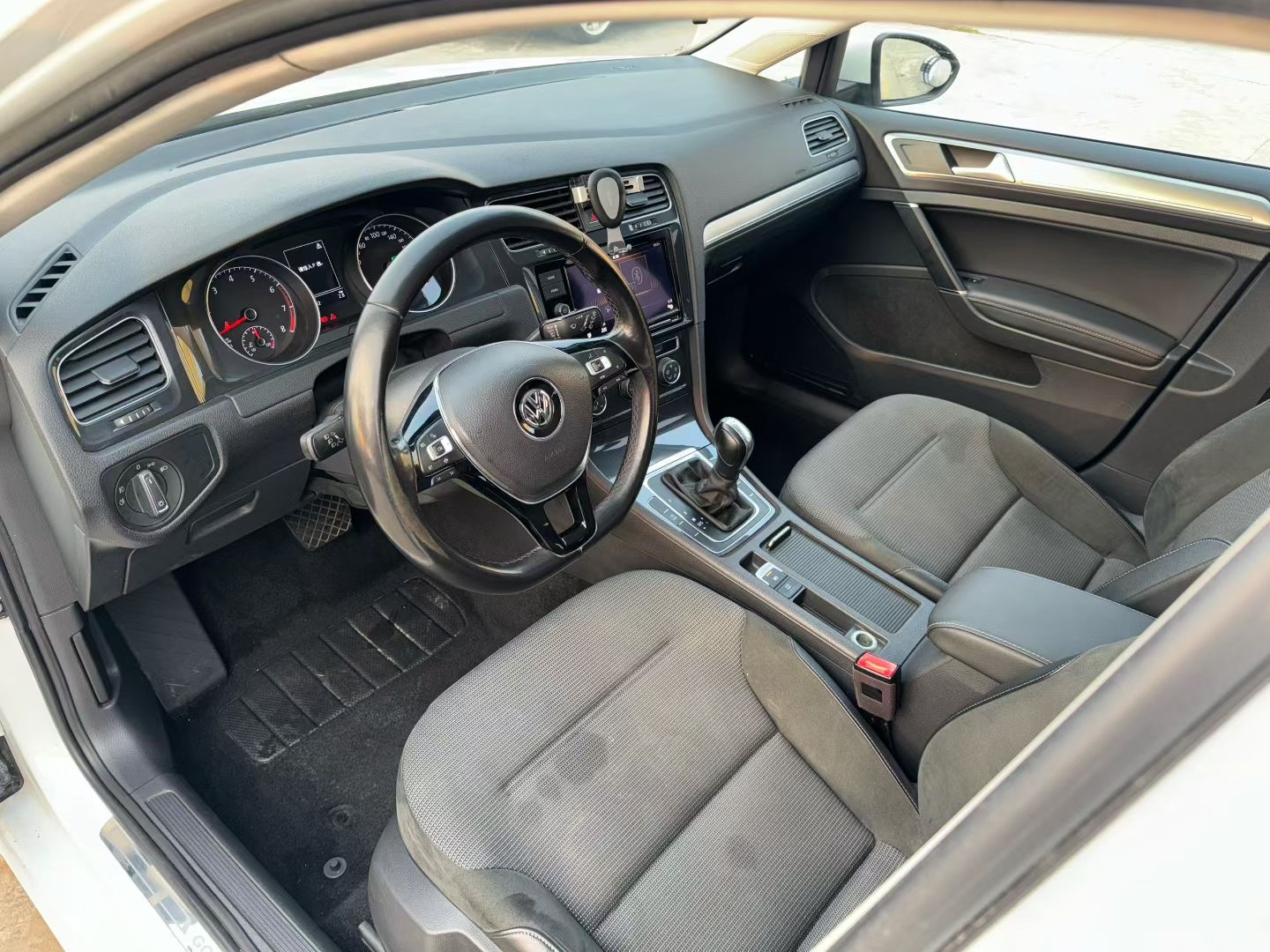2019 immagine di auto #3