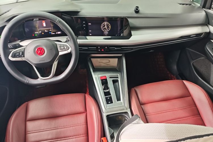 Volkswagen Golf 2023 car image #10