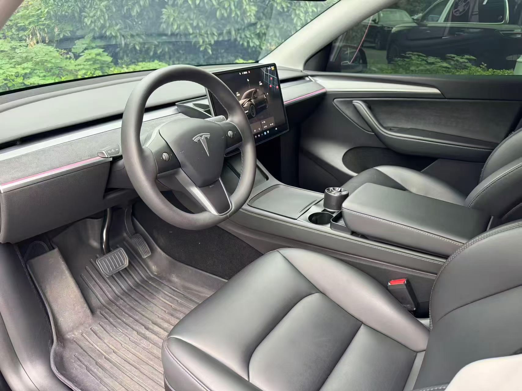 Tesla Model Y 2024 #6 Tesla Model Y 2024 car image #6