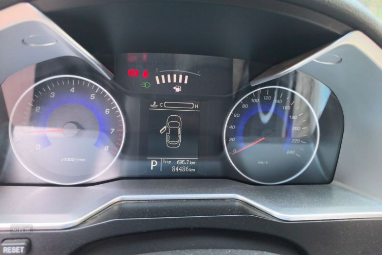 GEELY Emgrand 2015 #13 GEELY Emgrand 2015 car image #13
