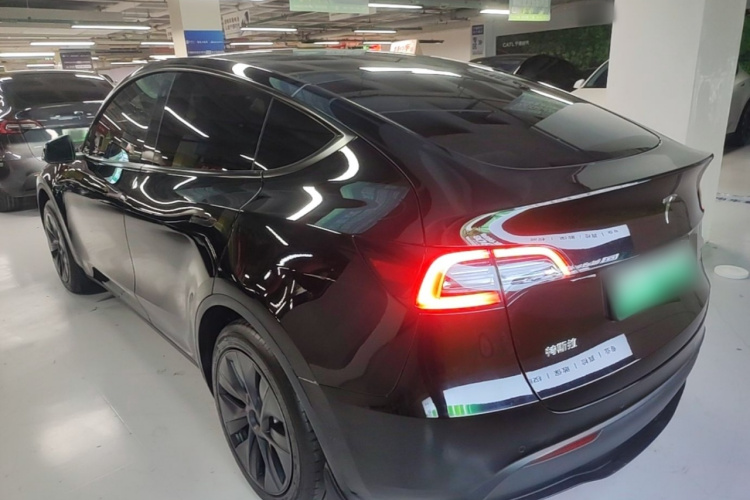 Tesla Model Y 2023 #7 Tesla Model Y 2023 car image #7