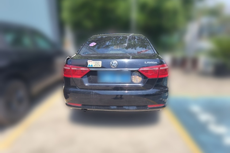 Volkswagen Lavida 2015 car image #6