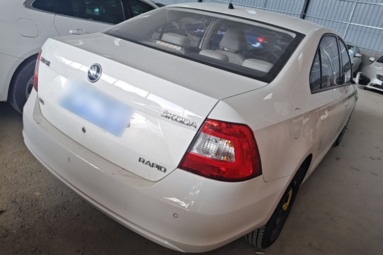 Skoda Rapid 2016 #7 Skoda Rapid 2016 image de voiture #7