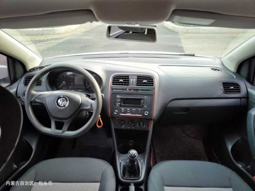 Volkswagen Polo 2015 car image #5