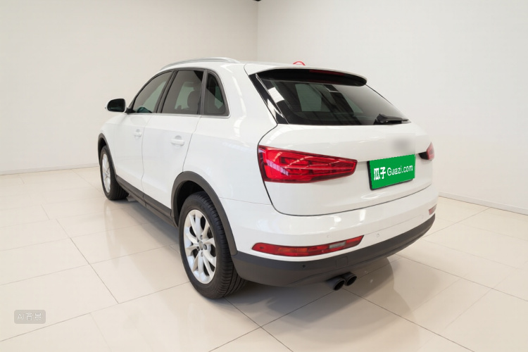 Audi Q3 2016 car image #5