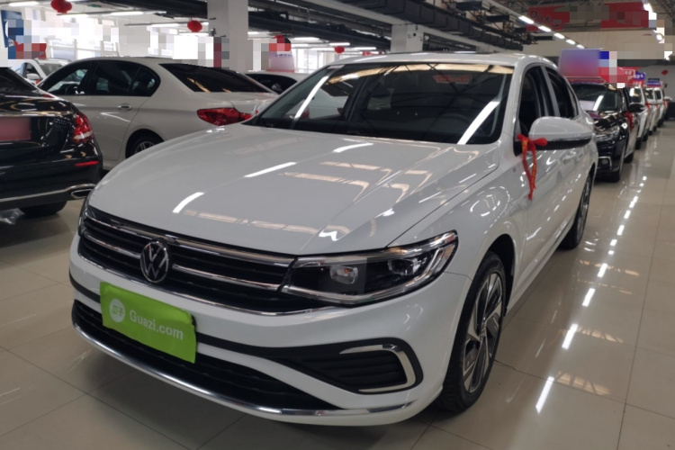 Volkswagen Bora 2025 car image #2