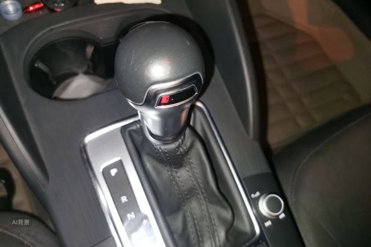 Audi A3 2018 car image #11