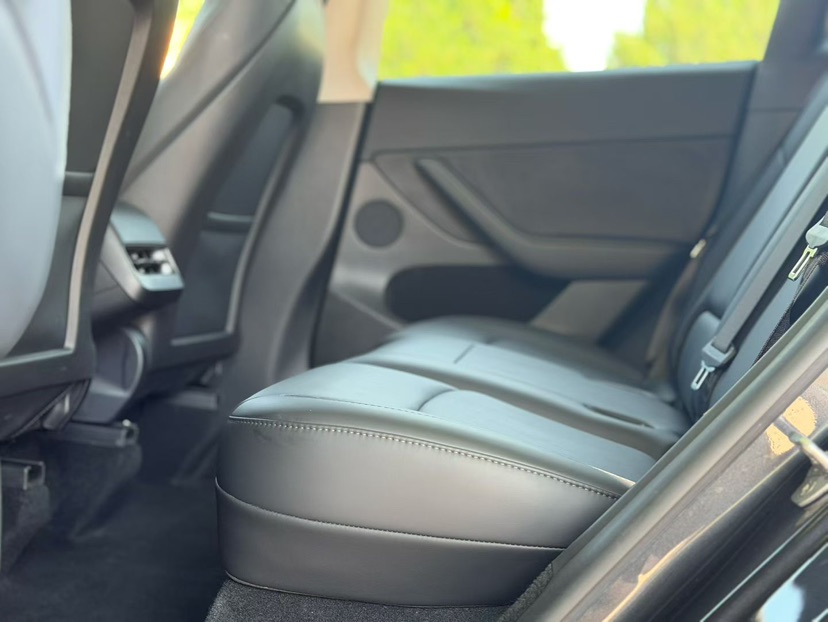 Tesla Model Y 2024 #6 Tesla Model Y 2024 car image #6