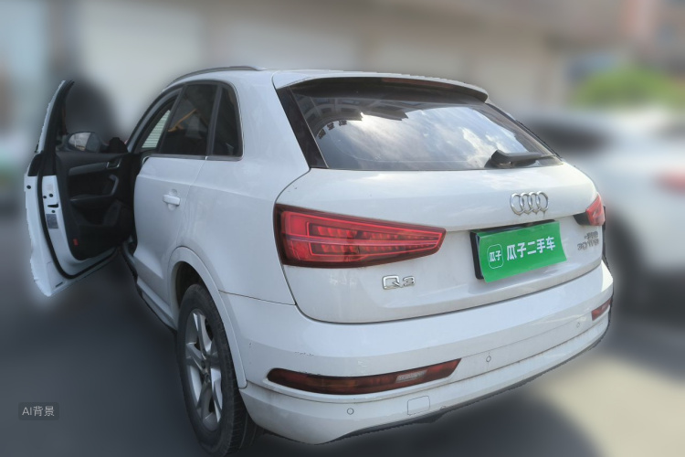 Audi Q3 2018 car image #5