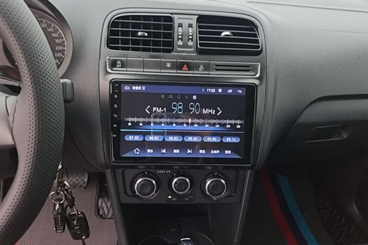 Volkswagen Polo 2019 #13 Volkswagen Polo 2019 car image #13