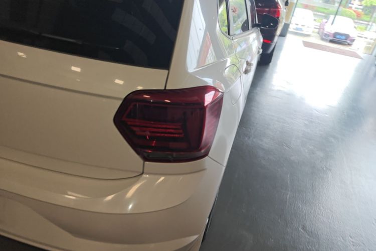 Volkswagen Polo 2021 car image #8