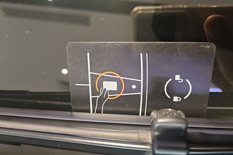 Tesla Model Y 2023 #9 Tesla Model Y 2023 car image #9